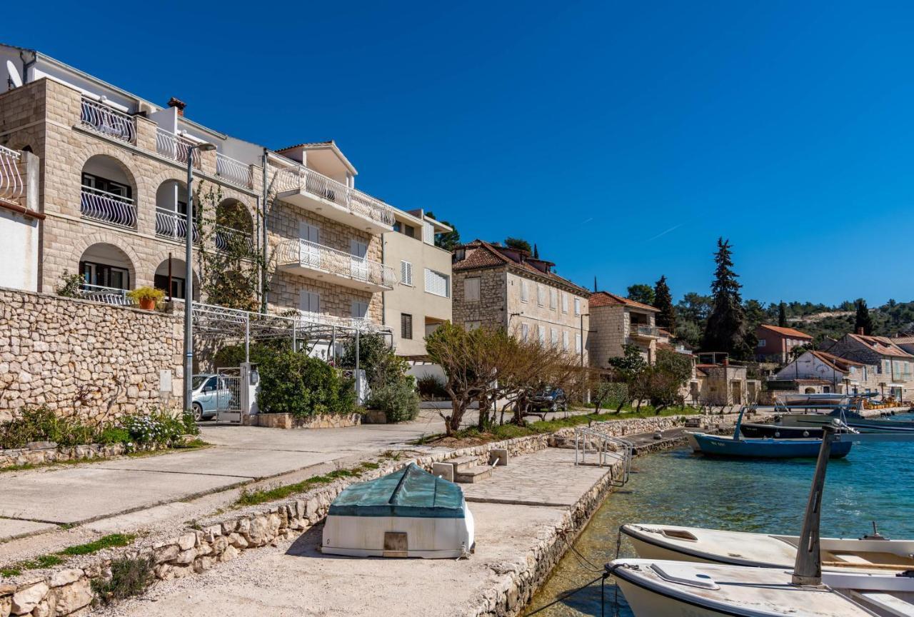 Amare Apartments Bobovisca Exterior photo